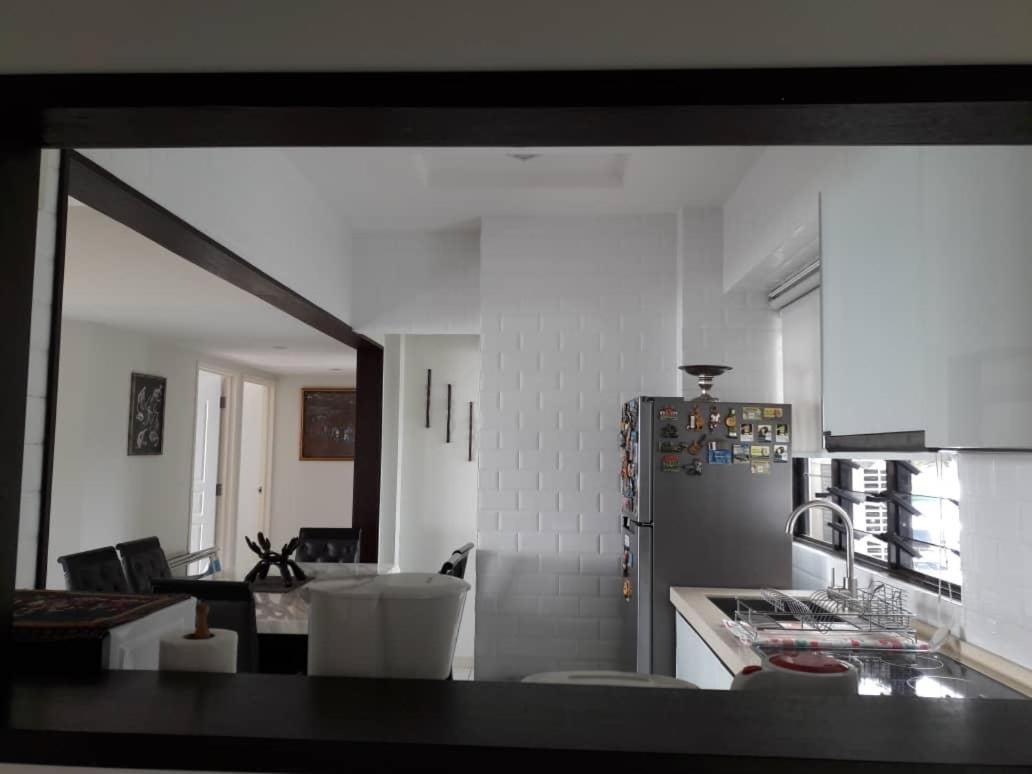 Susie'S Resort Seaview Suites At Sri Sayang Batu Feringgi Buitenkant foto