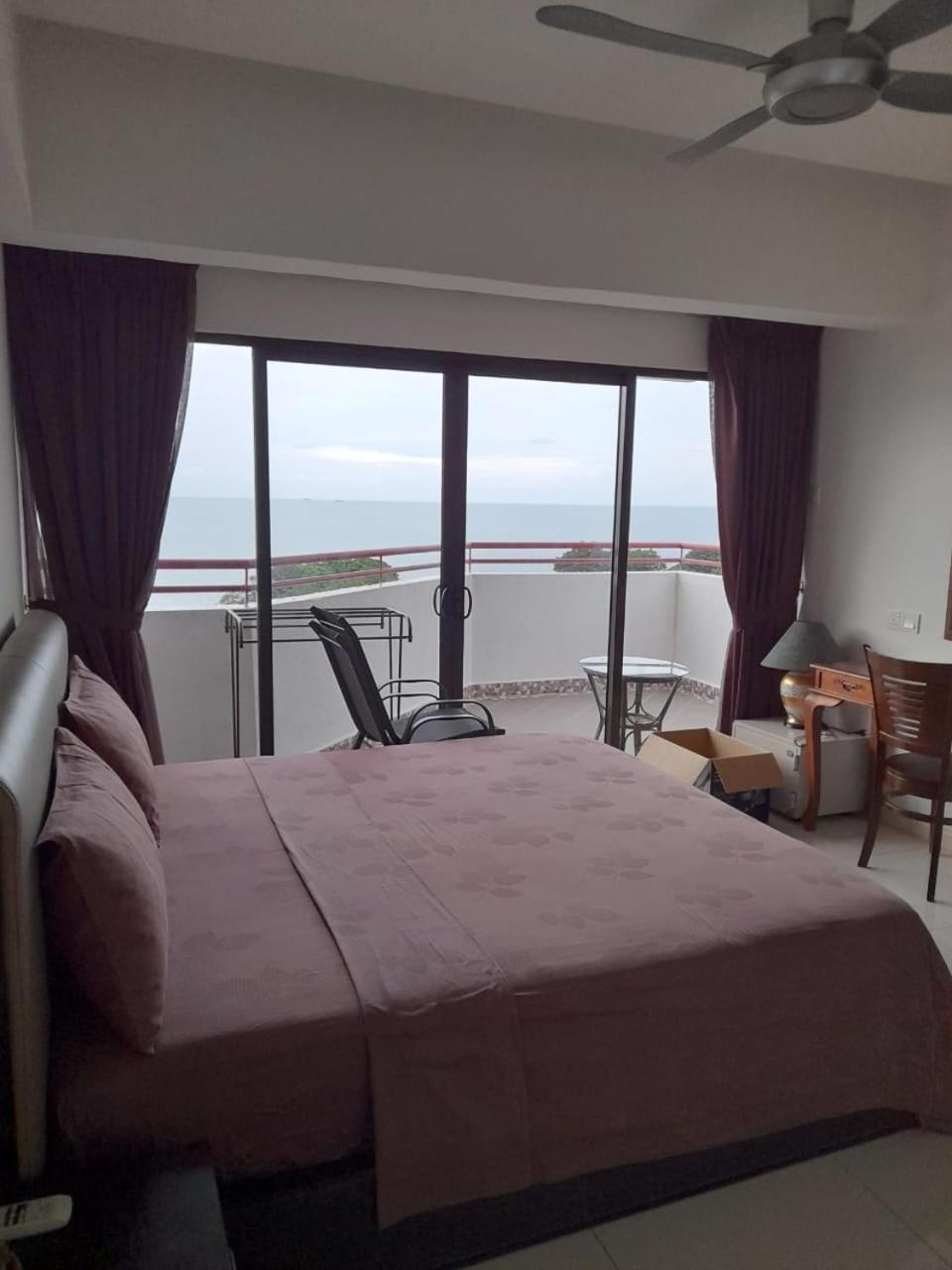 Susie'S Resort Seaview Suites At Sri Sayang Batu Feringgi Buitenkant foto
