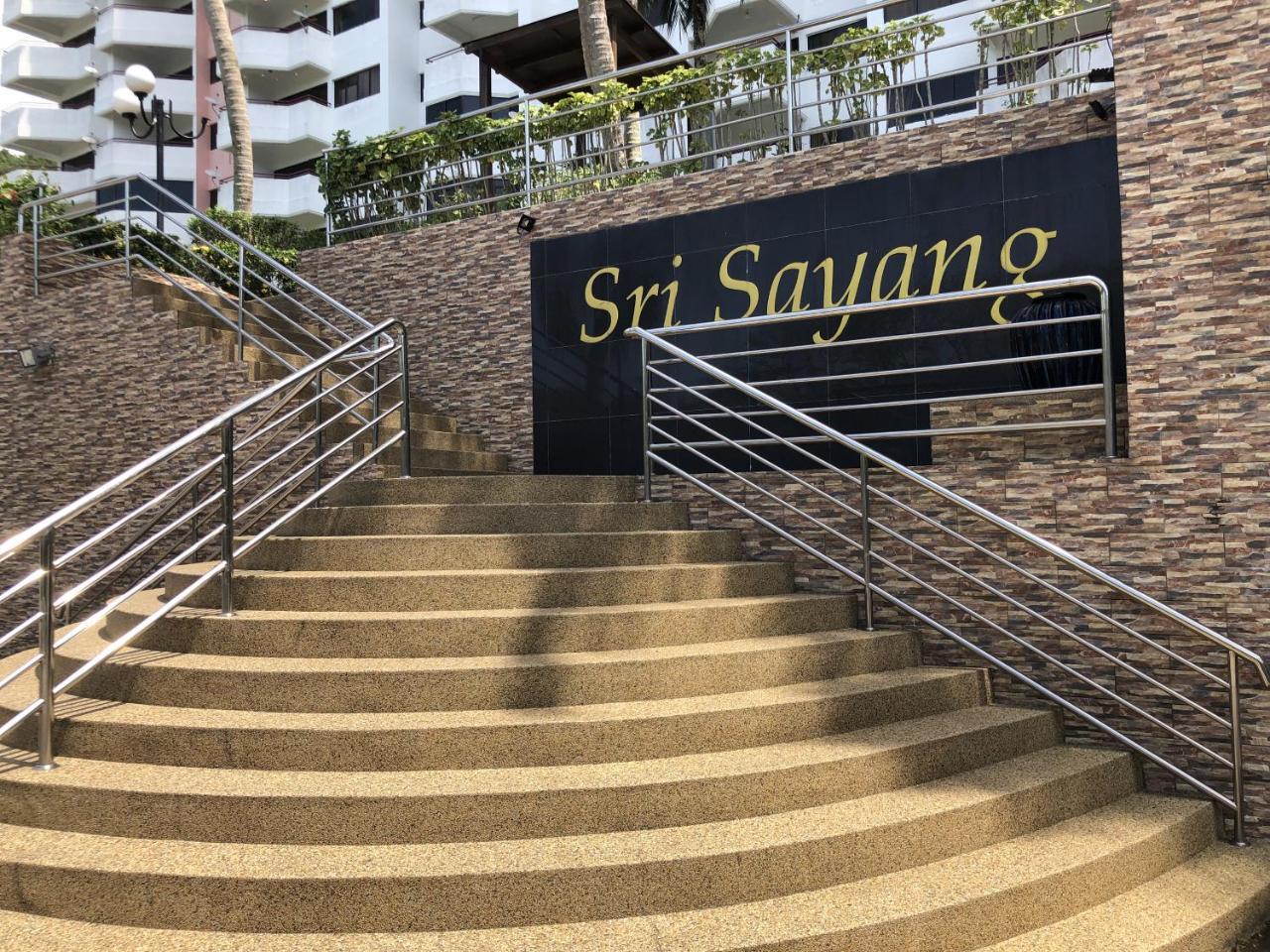 Susie'S Resort Seaview Suites At Sri Sayang Batu Feringgi Buitenkant foto